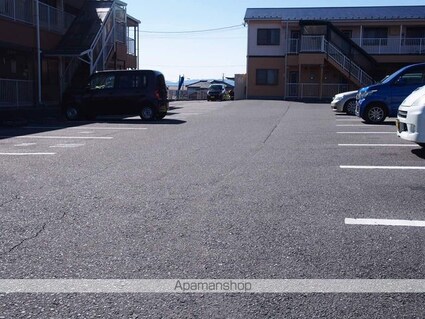サープラスベルメゾン宮ノ上[2DK/42.77m2]の駐車場2