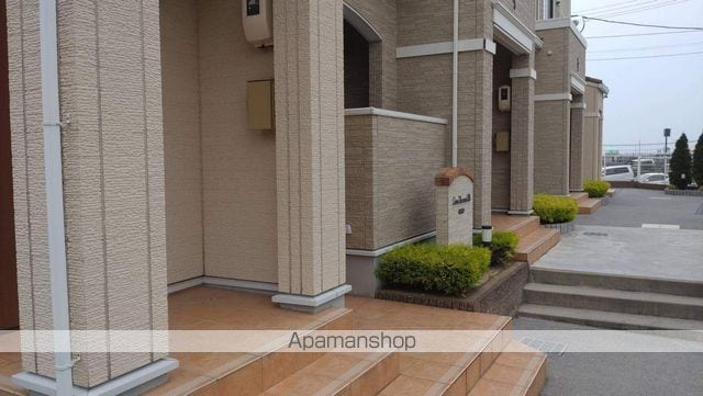 シエン アロザロ IIIの玄関写真