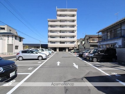 グランアルブル山越Ⅲ[2LDK/45.36m2]の駐車場
