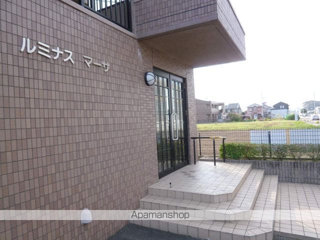 ルミナスマーサの玄関写真