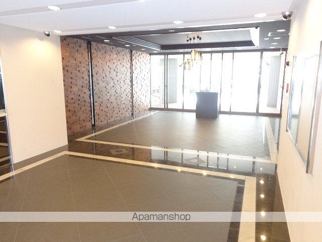 パークモダン関目の玄関写真
