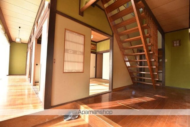 安芸高田市 2階建 築53年の内装写真