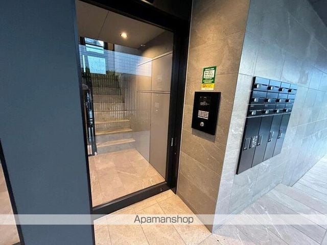 LIVEFLAT 西荻窪の玄関写真