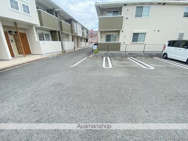 和歌山県和歌山市西高松２丁目[2DK/46.22m2]の駐車場2