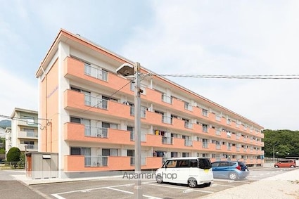 ヴィラ・アンソレイエ牟礼Ⅱ[3DK/58.46m2]の外観2