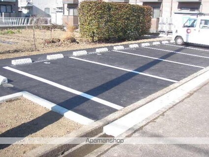 セトルアーバン[1K/26.8m2]の駐車場