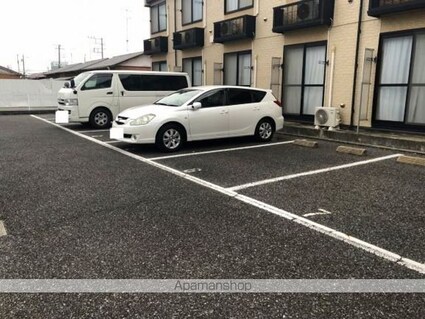 レオパレスオークス東金[1K/23.18m2]の駐車場
