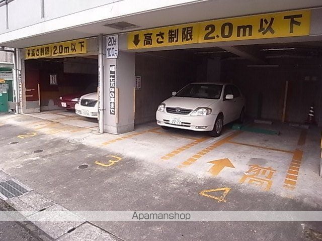 エステート大浦[1R/17m2]の駐車場