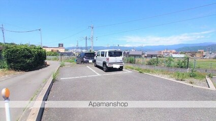 レオパレスムイ　オエステ[1K/23.18m2]の駐車場2