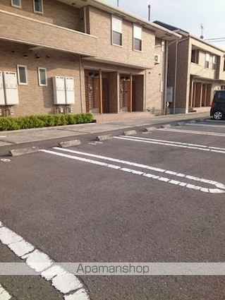 サン・レミール　Ｄ[2LDK/55.81m2]の駐車場1