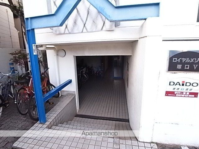 ロイヤルメゾン塚口5の玄関写真