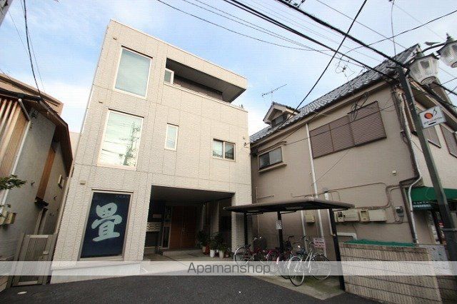 ラージ フィールドの外観写真