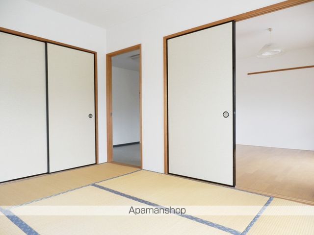 コートピュール新引の内装写真