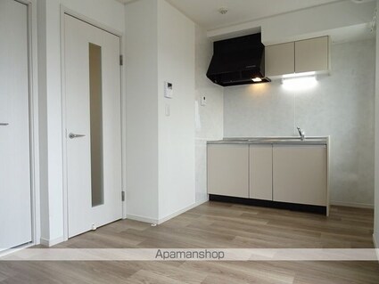 メリディアンなないろの里　弐番館[1R/25.96m2]のリビング・居間