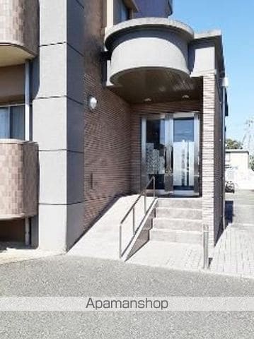 レルベ保田窪の玄関写真