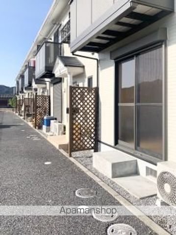 PLANET COURTの玄関写真