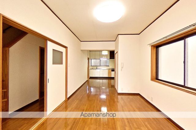 中万々戸建IIの内装写真