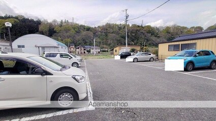レオパレスエステーロ[1K/23.61m2]の駐車場1