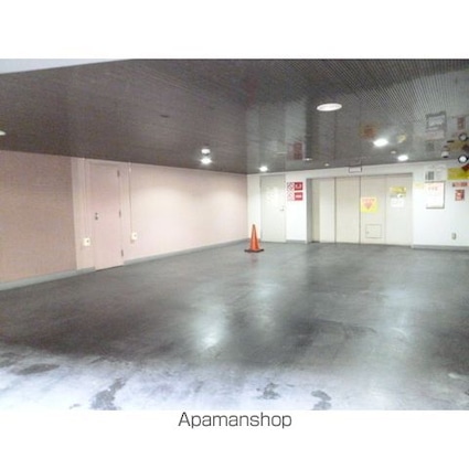 グランドメゾン三軒茶屋[2LDK/50.01m2]の駐車場