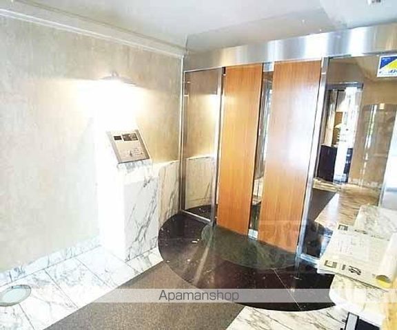 SIX BIJOUX 堺町六角の玄関写真