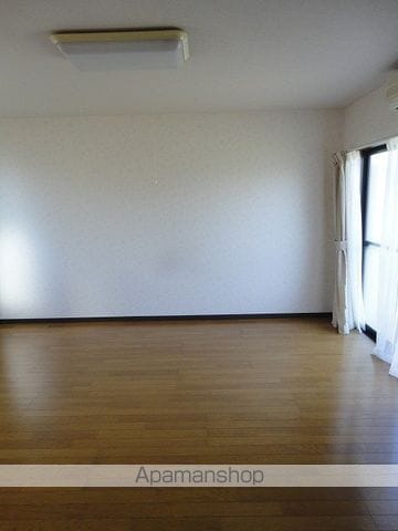 トレインの内装写真