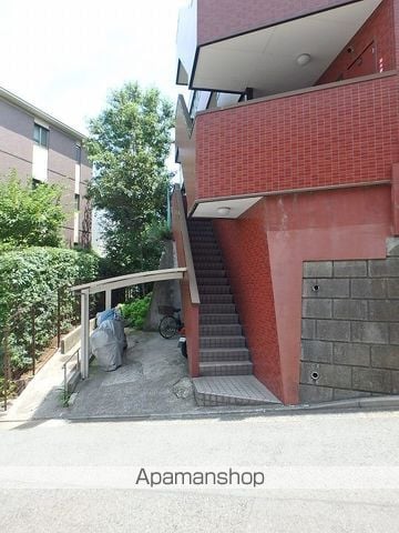 フェニックス鷺沼の玄関写真