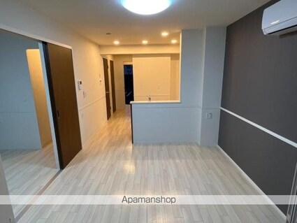 新潟市西区内野西２丁目アパート[1LDK/42.15m2]のリビング・居間