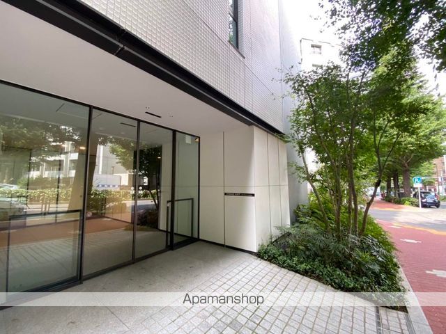 PRIME ART白金台の玄関写真