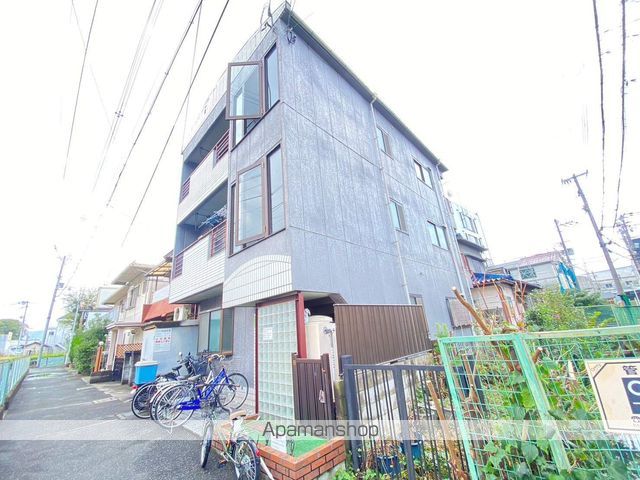 巣本ハイツの外観写真