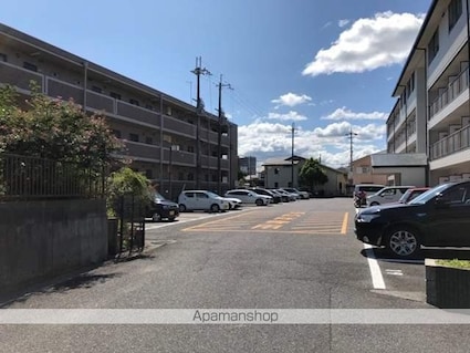 滋賀県大津市大将軍３丁目[1K/18.98m2]の駐車場