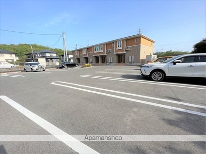 エミネンスヴィラⅠ[2LDK/57.07m2]の駐車場