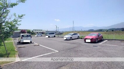 レオパレスエムケイ　３７[1K/23.61m2]の駐車場2