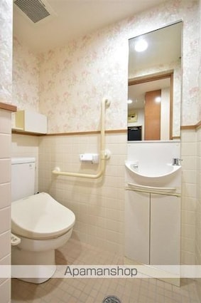 ライオンズマンション新都心[3LDK/68.13m2]のトイレ