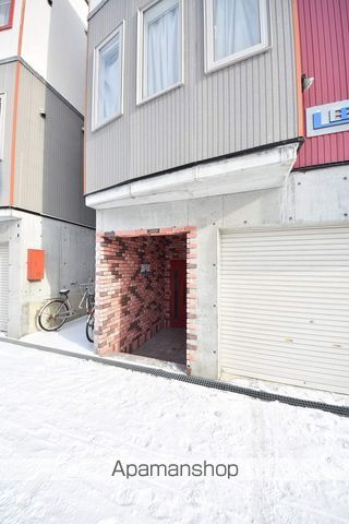 LEE SPACE栄町の玄関写真