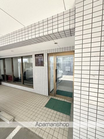 ナチュレ南5条の玄関写真