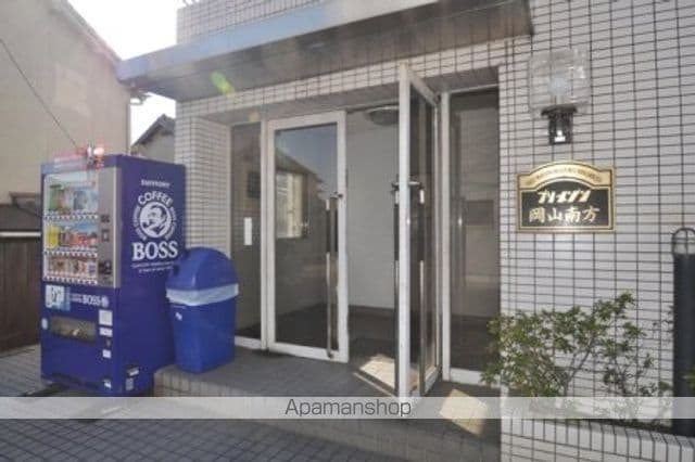 プリメゾン岡山南方の玄関写真