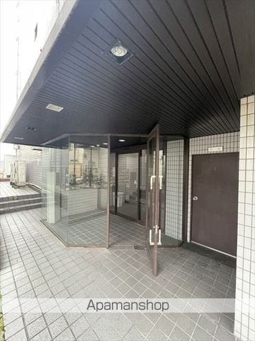 KGビルの玄関写真