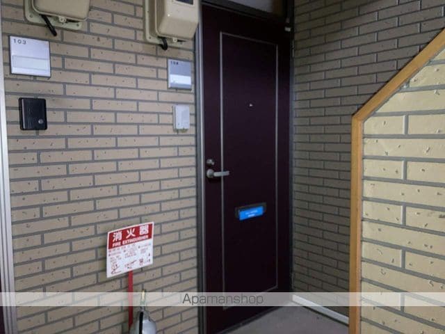 上越新幹線 新潟駅 徒歩27分 2階建 築23年の玄関写真