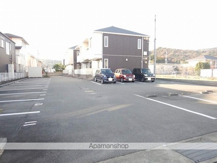 シャーメゾンサンモール　Ａ棟[1LDK/47.61m2]の駐車場