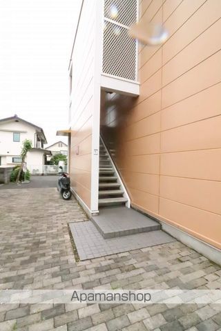 レオパレス楠の玄関写真