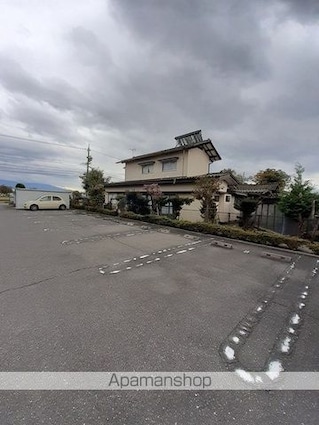 アリコ・ヴェールＢ[2DK/40.04m2]の駐車場