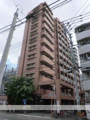 クレタ県庁前の玄関写真