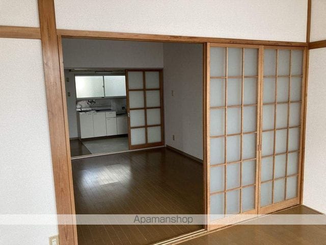 洋向台ハイツの内装写真