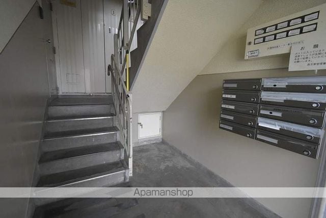 札幌西月寒団地3号棟の玄関写真