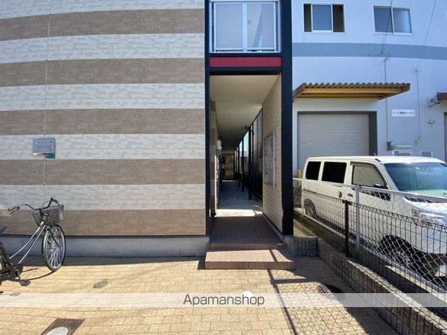 レオパレスタツミIIの玄関写真