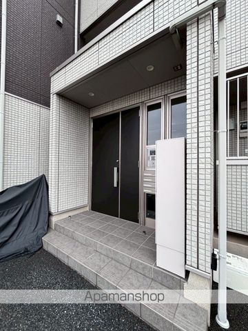 マ メゾン クラミの玄関写真