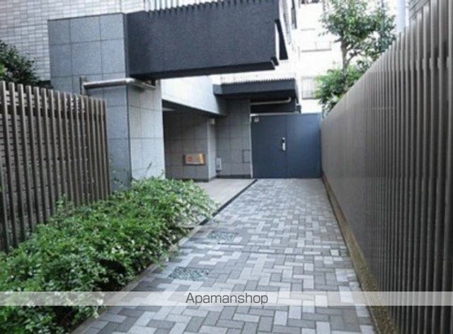 ドゥーエ学芸大学IIの玄関写真