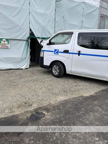 サクラブール栄通の玄関写真