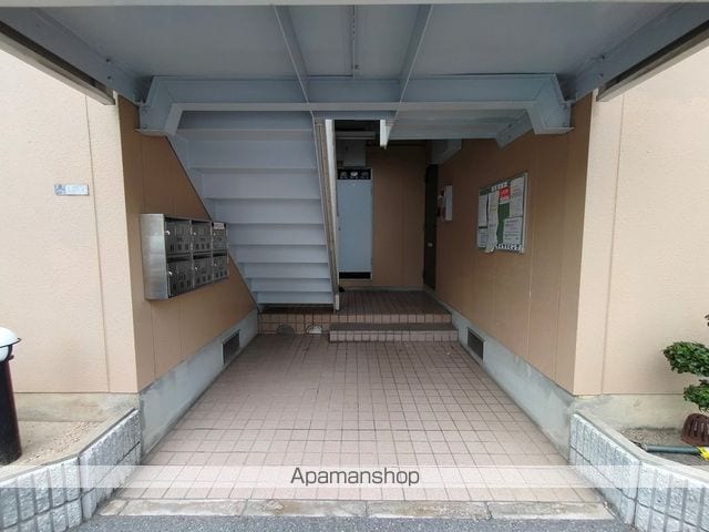 フラワーハイム鶴見の玄関写真
