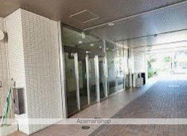 プライムアーバン西大島の玄関写真